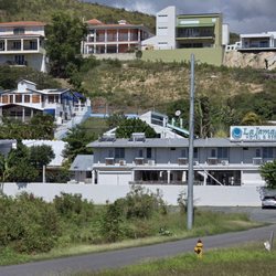 La Jamaca Guesthouse and Snack Bar