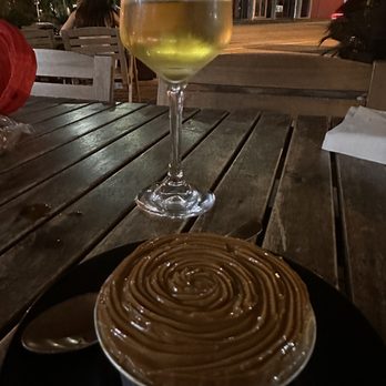 Palo Quemao - Cuatro leches dessert..and wine - Colombian Near Me - Miami, Florida