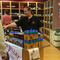 Vin Bin - Ryan from Anderson Valley Brewing pouring a hEElch 'O balanced beer