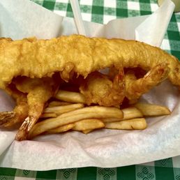 Fish, 4 prawns, fries