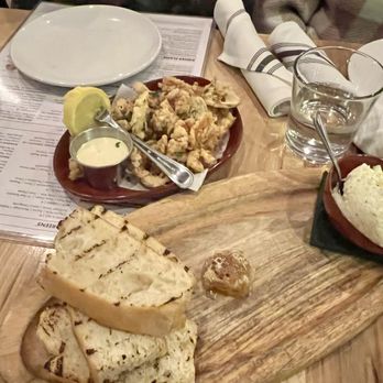 Gia Mia - Pizza Near Me - Downers Grove, Illinois