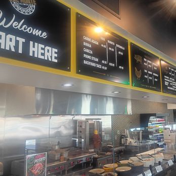 Del Norte - They have a great assembly line to make everything delicious. - Mexican Near Me - Temecula, California