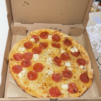 Mister O1 Extraordinary Pizza - Elisa with pepperoni - Pizza Near Me - Doral, Florida