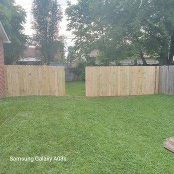 Stapleton Fencing - 6' dog ear privacy fence - Fences & Gates Near Me - Paris, Kentucky Stapleton Fencing - 6' dog ear privacy fence - Fences & Gates Near Me - Paris, Kentucky