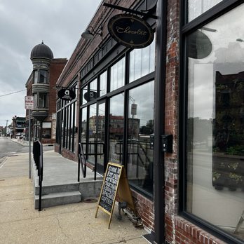 Chocolat - Entrance - Bakeries Near Me - Saint Joseph, Missouri
