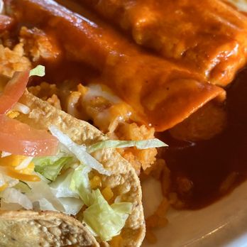 Los Compadres - 12. Combination Plate - Mexican Near Me - Albuquerque, New Mexico Los Compadres - 12. Combination Plate - Mexican Near Me - Albuquerque, New Mexico