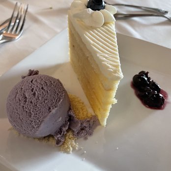 Davio's - Lemon cake with blueberry ice cream - Steakhouses Near Me - Braintree, Massachusetts