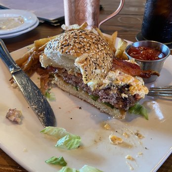 Leesburg Public House - Southern Man Burger - New American Near Me - Leesburg, Virginia Leesburg Public House - Southern Man Burger - New American Near Me - Leesburg, Virginia