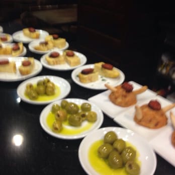 Arqueros - Pinchos a elegir con la consumición - Tabernas Near Me - Madrid, M