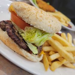 Jackson House - Cheeseburger deluxe