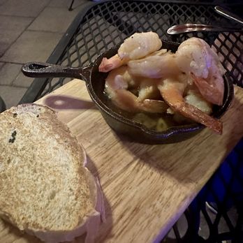 Tap And Tapas - Camarones al ajo - Tapas/Small Plates Near Me - Northport, New York