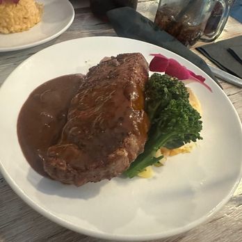 Wickies Lighthouse Restaurant - Huge steak - Diners Near Me - Sanibel, Florida