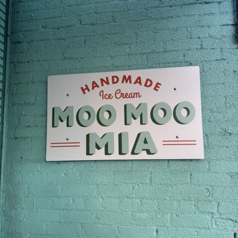 Moo Moo Mia - Outside - Ice Cream & Frozen Yogurt Near Me - Montrose, California