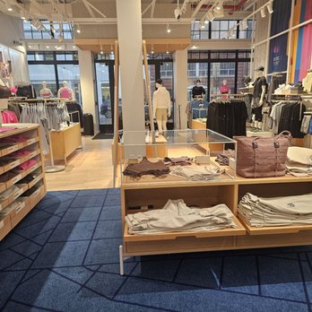 nike williamsburg outlet