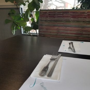 Ha Long Bay - Table setting in booth - Chinese Near Me - Dunedin, Florida