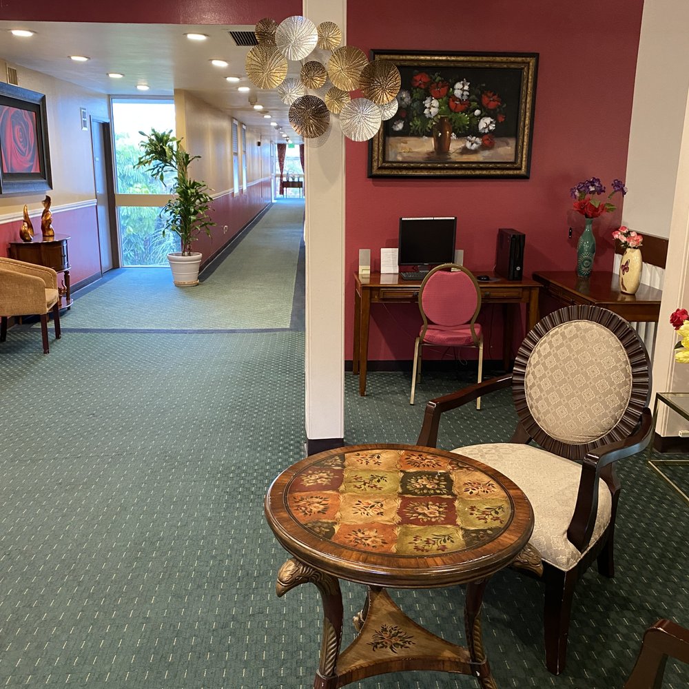 Hotel Pacific Garden - Business center and hallway to the rooms - Hotels Near Me - Gardena, California Hotel Pacific Garden - Business center and hallway to the rooms - Hotels Near Me - Gardena, California
