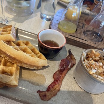 Point B - Mini Belgian Waffles - New American Near Me - Knoxville, Tennessee
