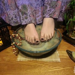 Family Ways - MOTHER BLESSING CEREMONIES (sometimes known as Blessingway ceremonies) celebrate the mother's/family's journey through a time of transition.