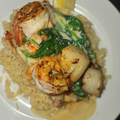 Pompano's Seafood House & Oyster Bar by null