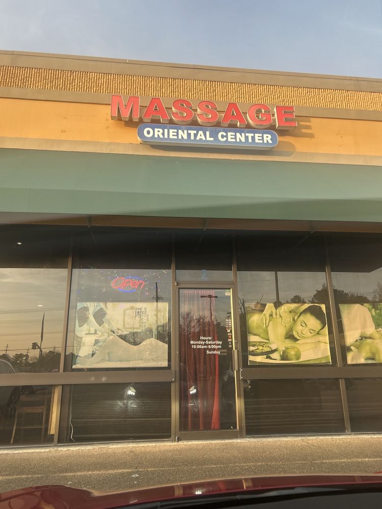 Massage Oriental Center Logo