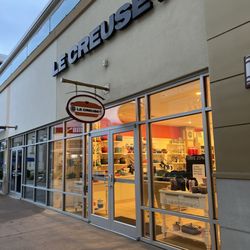 Le Creuset Clearance Store - Entrance