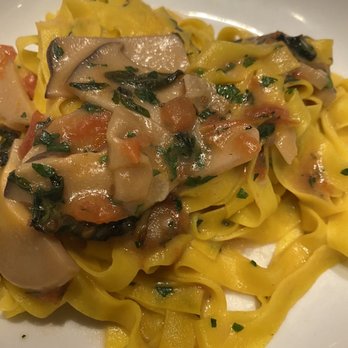 Carbone - Fettuccine con Funghi - Italian Near Me - New York, New York Carbone - Fettuccine con Funghi - Italian Near Me - New York, New York