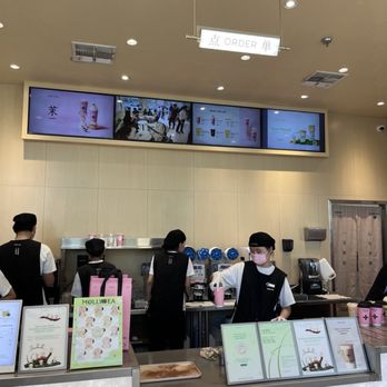 Molly Tea - Order and Pick Up Counter - Bubble Tea Near Me - San Gabriel, California Molly Tea - Order and Pick Up Counter - Bubble Tea Near Me - San Gabriel, California