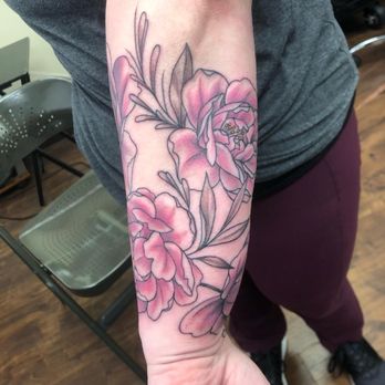 Anchors & Arrows Tattoos And Piercings - Piercing Near Me - Clovis, California