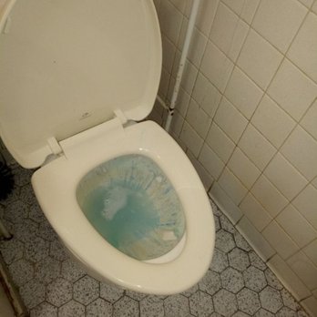 Humble Yourself House Keeper - Before and atfer picture of bathroom and bedroom! Of a move-out - Office Cleaning Near Me Humble Yourself House Keeper - Before and atfer picture of bathroom and bedroom! Of a move-out - Office Cleaning Near Me