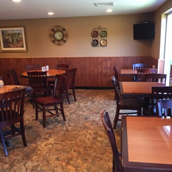 Capri Pizza - Capri Pizza's new dining room. - Pizza Near Me - Windham, New Hampshire