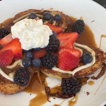 Another Broken Egg Cafe - Cinnamon roll French toast - Breakfast & Brunch Near Me - New Orleans, Louisiana