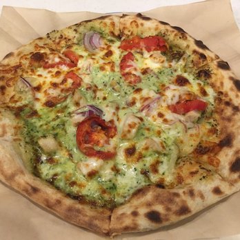 La Tour Cafe - Chicken Pesto Flatbread Pizza - Cafes Near Me - Honolulu, Hawaii La Tour Cafe - Chicken Pesto Flatbread Pizza - Cafes Near Me - Honolulu, Hawaii