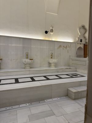 Hurrem Sultan Hammam by null