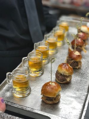 Entertaining Company by null