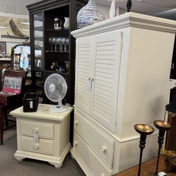 Home Again Consignment, Inc. & Estate Sales - Home Decor Near Me - Warwick, Rhode Island Home Again Consignment, Inc. & Estate Sales - Home Decor Near Me - Warwick, Rhode Island