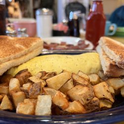 Terra-Cottage Cafe & Gifts - Western Omelette with American Cheese