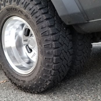 Les Schwab Tire Center - Tires Near Me - Everett, Washington Les Schwab Tire Center - Tires Near Me - Everett, Washington