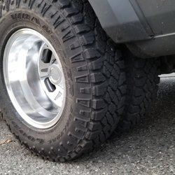 Les Schwab Tire Center