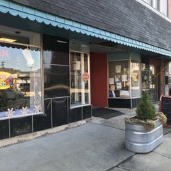 Byrd's House of Donuts - Outside of Byrd's House of Donuts