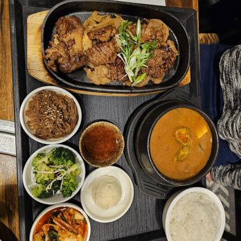 Yoon Haeundae Galbi - Lunch set 1 - marinated short rib, 4 side dishes, white rice, and soybean stew - Korean Near Me - New York, New York Yoon Haeundae Galbi - Lunch set 1 - marinated short rib, 4 side dishes, white rice, and soybean stew - Korean Near Me - New York, New York