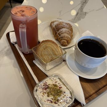 Cafe Au Lait - Coffee & Tea Near Me - Livonia, Michigan