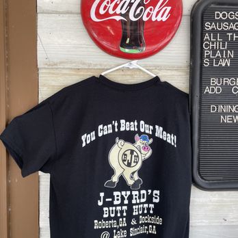 JByrds BUTT HUTT - a t - shirt hanging on a wall - Barbeque Near Me - Roberta, Georgia JByrds BUTT HUTT - a t - shirt hanging on a wall - Barbeque Near Me - Roberta, Georgia