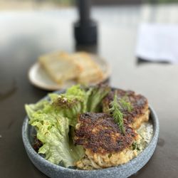 Hotel Indigo Columbus at Riverfront Place - Riverfront crabcakes....fantastic!!!