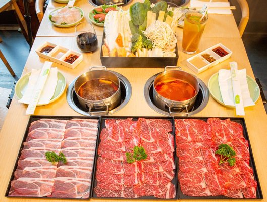 Mumu Hot Pot by null