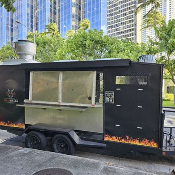 Meatheads - Storefront - Food Trucks Near Me - Honolulu, Hawaii