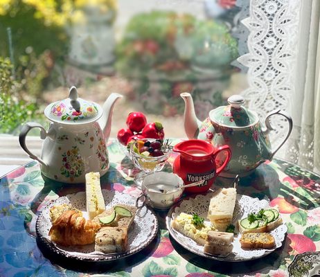 Julian Tea & Cottage Arts by null