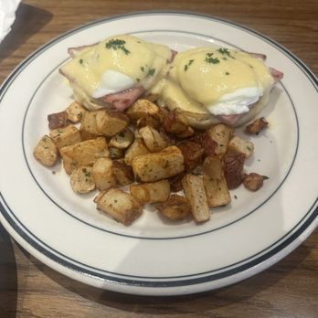 Mimi's Cafe - Classic Benedict - American Near Me - Arlington, Texas Mimi's Cafe - Classic Benedict - American Near Me - Arlington, Texas