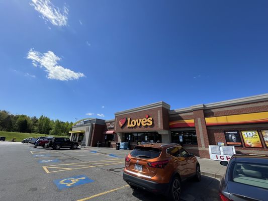 Love's Travel Stop by null