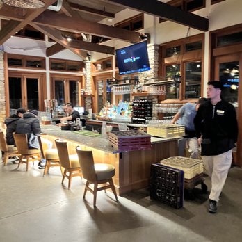Nelson's - Indoor bar area - Seafood Near Me - Rancho Palos Verdes, California