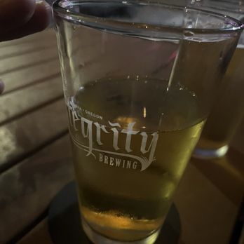 48 North Pizzeria - Dry cider in cracked glass - Pizza Near Me - Portland, Oregon 48 North Pizzeria - Dry cider in cracked glass - Pizza Near Me - Portland, Oregon